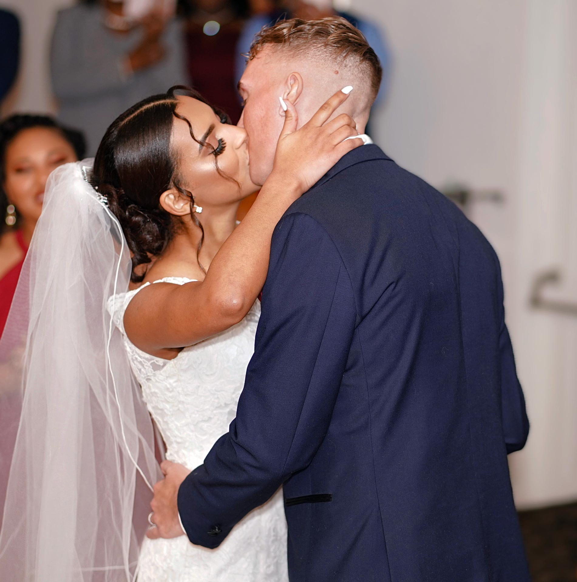 wedding-kiss-7skystudios